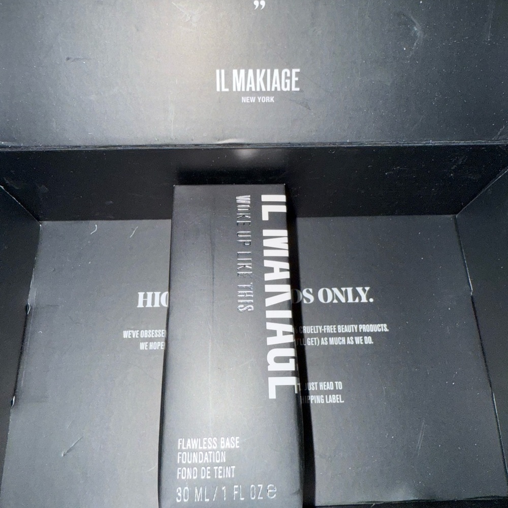 IL MAKIAGE Flawless Base Foundation Woke Up Like This CL 075